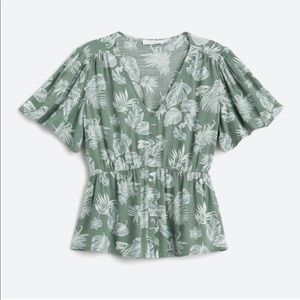 Lush Lunella flutter sleeve top